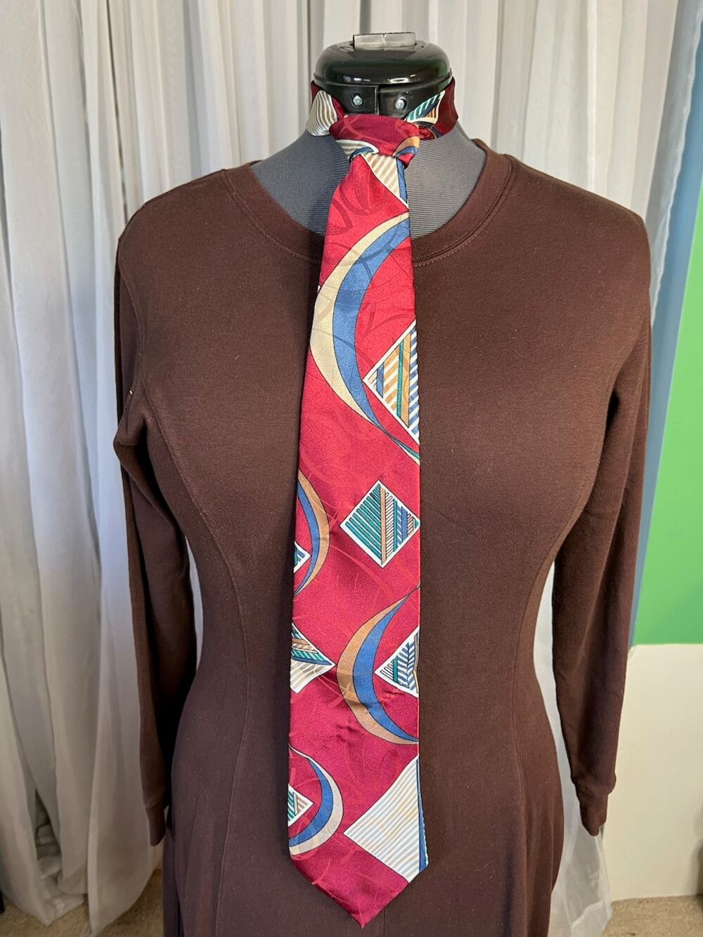 Tie vintage geometric red blue green